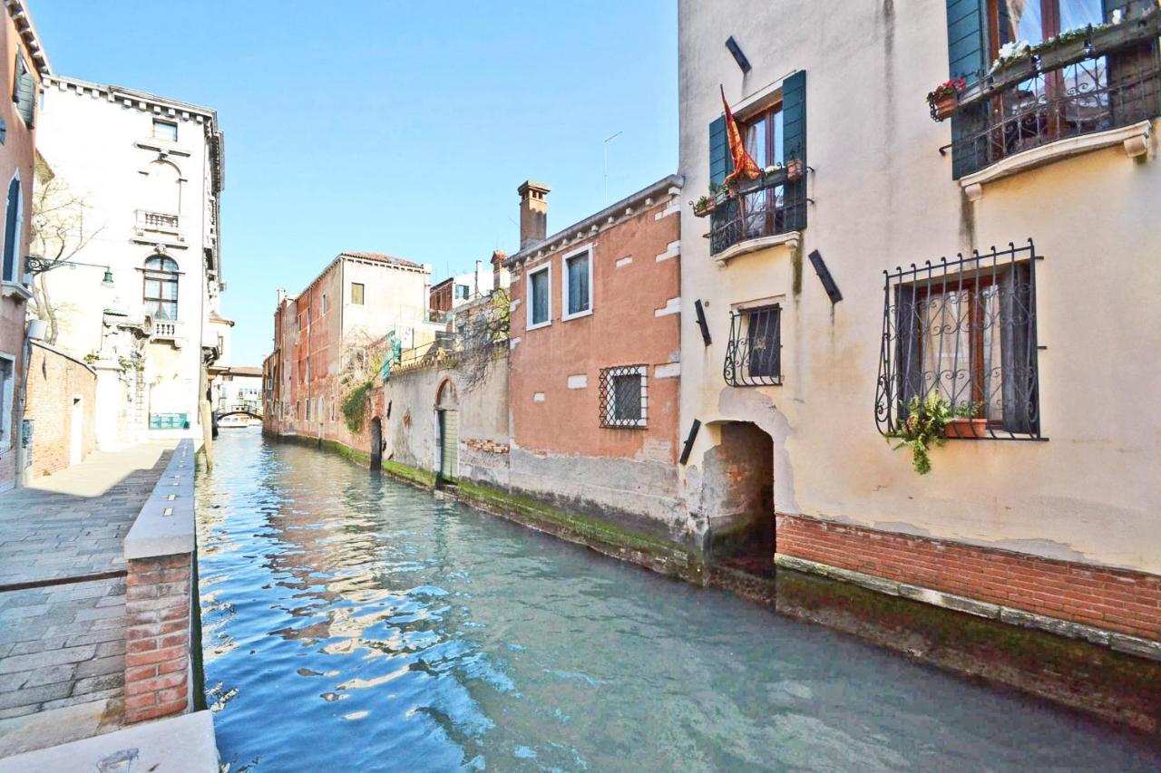 San Barnaba On The Canal Benátky Exteriér fotografie